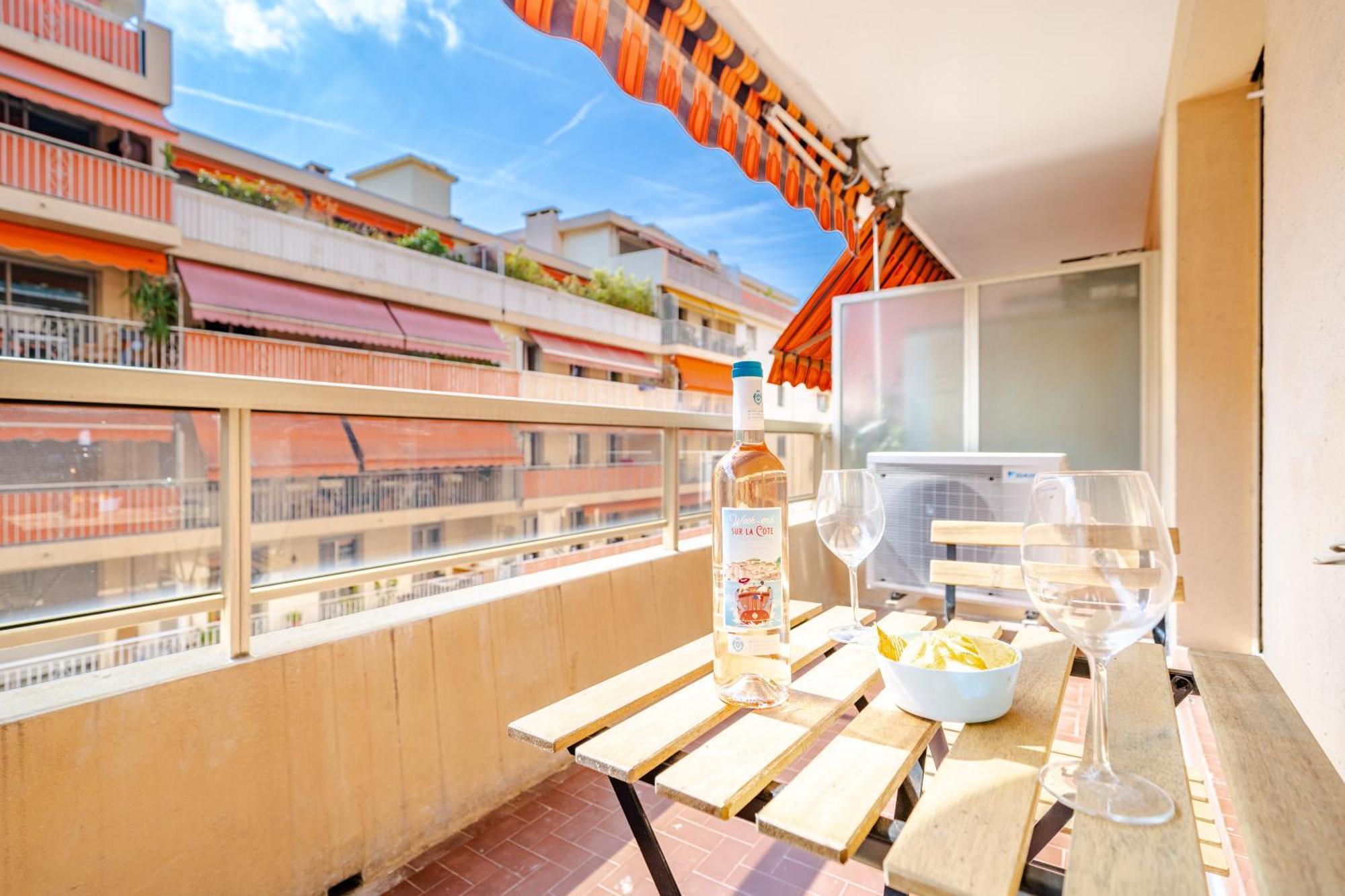 Near Old Town And Apartment Fully Renovated Nice Luaran gambar